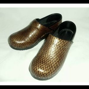 Sanita Snakeskin Clog Slip on Leather shoes 6.5M